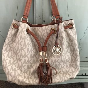 Michael Kors Purse ( Authentic )